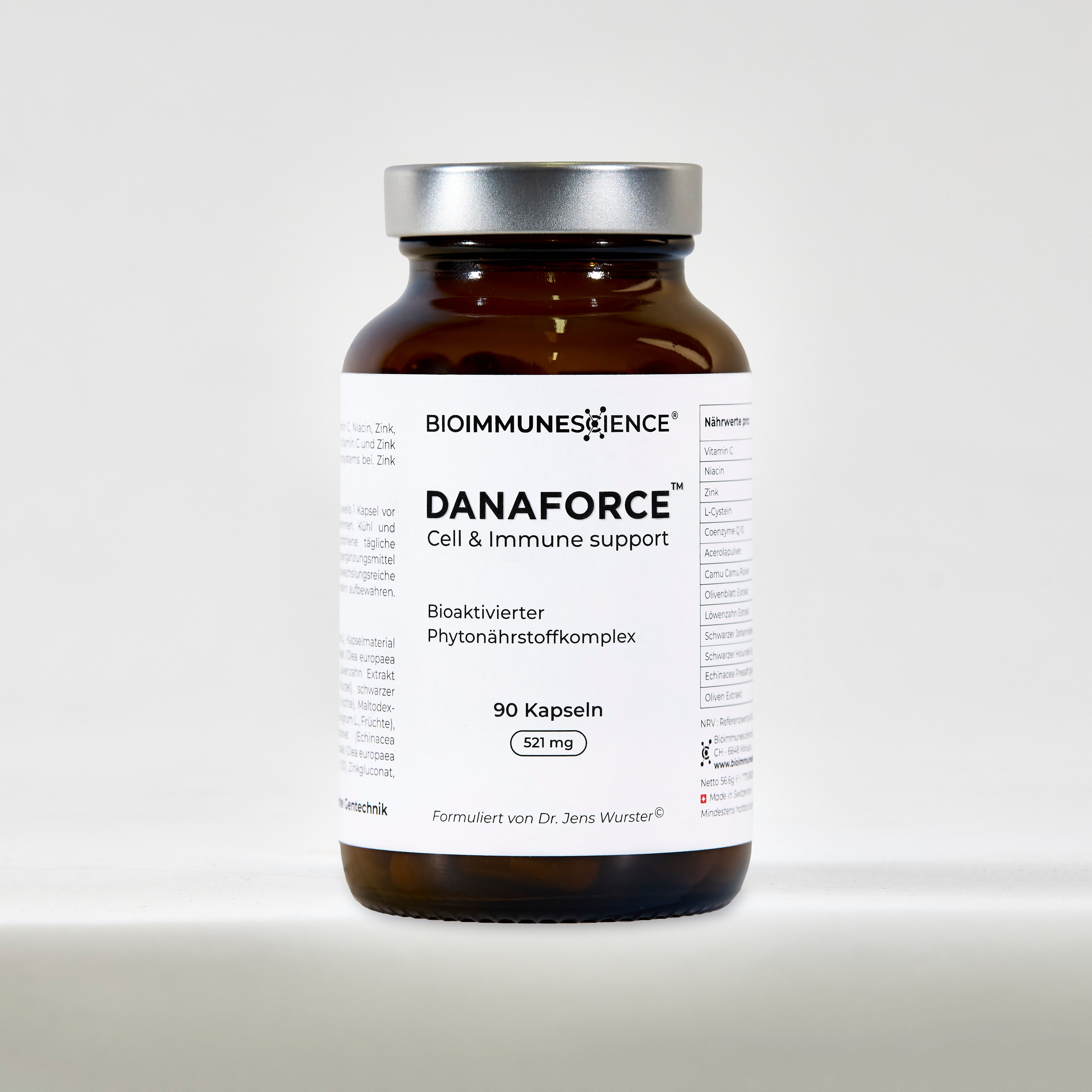 Entdecke die wertvollen Inhaltsstoffe von Danaforce®. Danaforce® enthält eine speziell abgestimmte Kombination aus verschiedenen Vitaminen, Mineralstoffen, Phytonährstoffen und Pflanzenextrakten, welche die Funktionsfähigkeit des Immunsystems und den Zellschutz unterstützen.